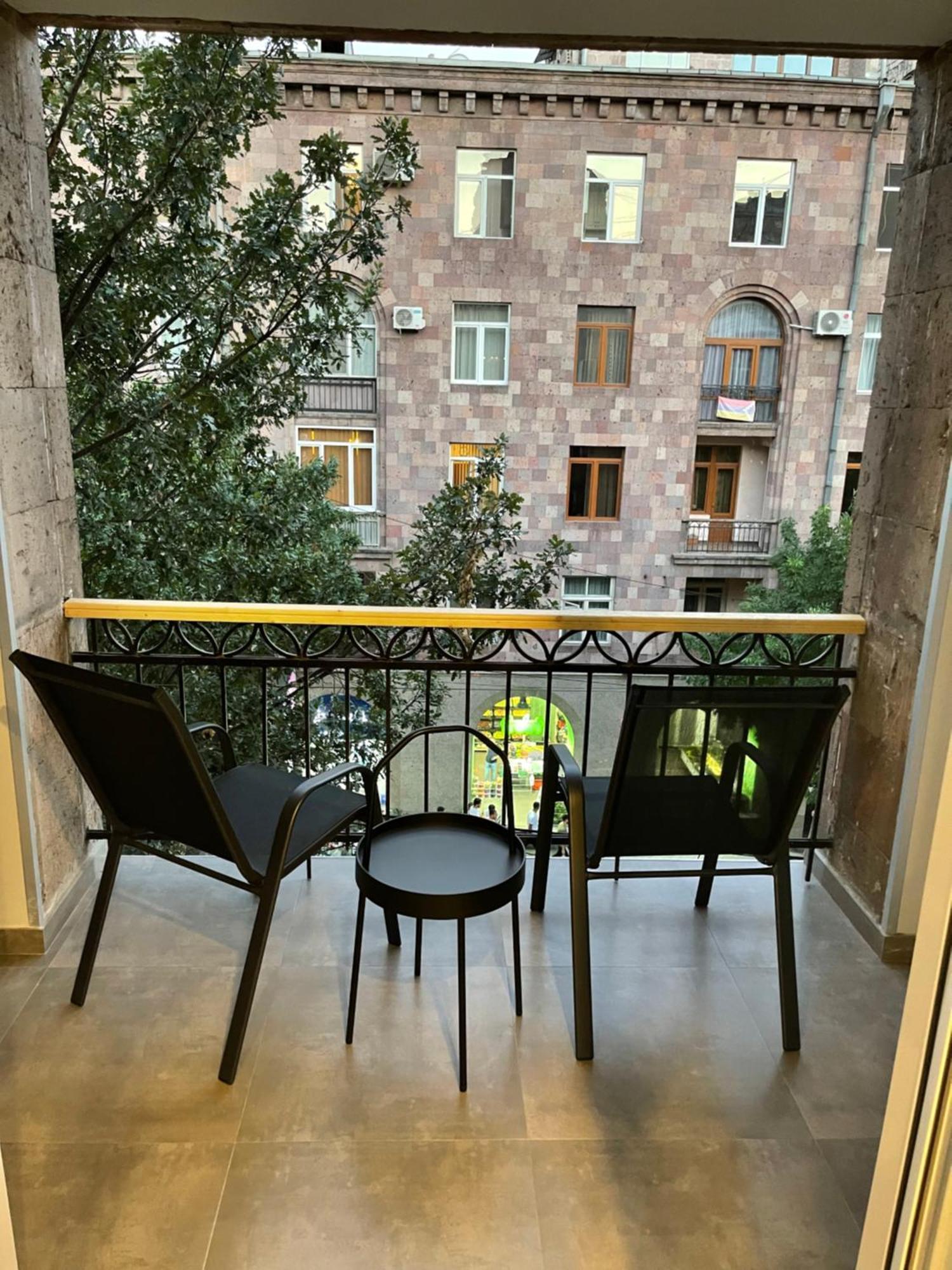 Yerevan Downtown Luxe Exterior foto